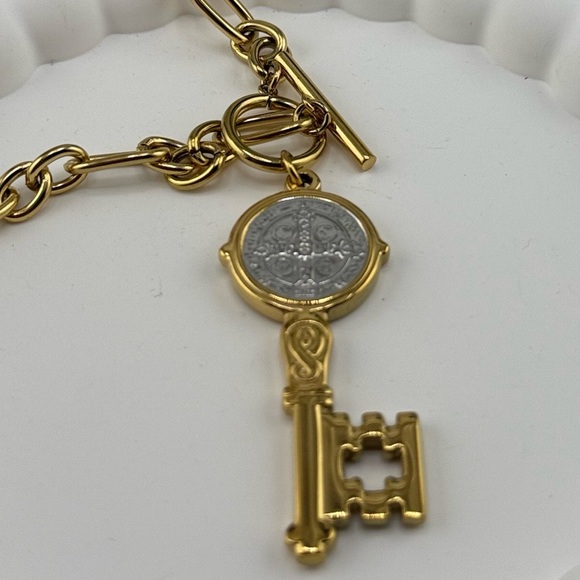 Anthropologie Gold Stainless Steel Key Pendant Necklace ✨ - Picture 9 of 11